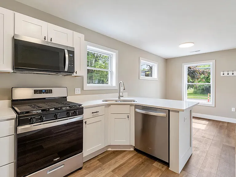 313 N Van Dorn St — Photo 6