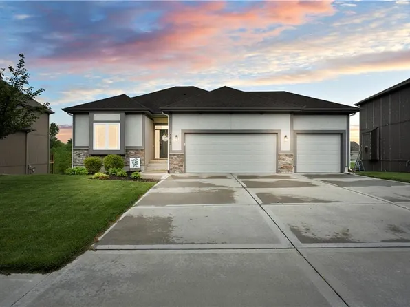 5613 NW 94th St, Kansas City, MO 64154