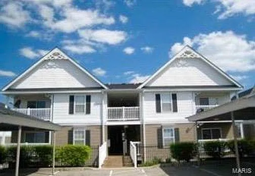 2 bed, 1014 sqft, $1,465 — Photo 1