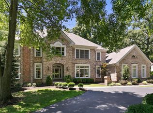 2040 Kingspointe Dr, Chesterfield, MO 63005