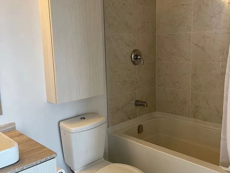 11 Wellesley St W #5502 — Photo 3