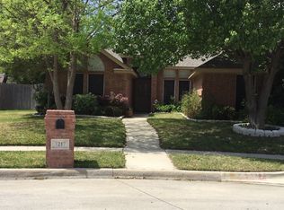 7217 Elm Wood Dr, North Richland Hills, TX 76182