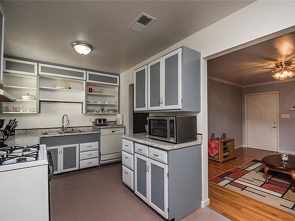 5th image of 4545 Newman Dr