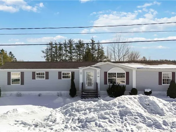 24 Blue Ash St, Moncton, NB E1H 3R2