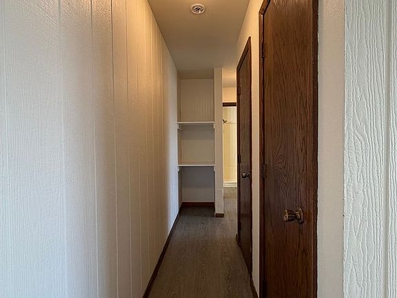 5th image of 910 Richard Dr #16