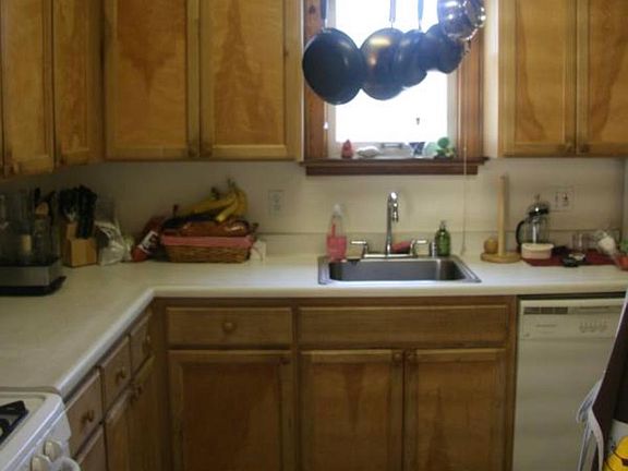 4th image of 1910 C St APT A