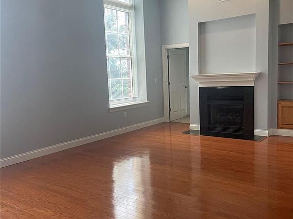 3rd image of 1515 Lafayette Ave Unit 303