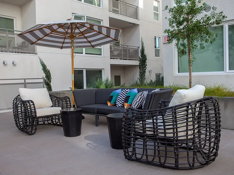 Onyx Glendale — Photo 27