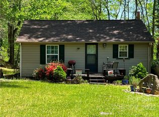 6890 Watershed Rd, Morganton, NC 28655