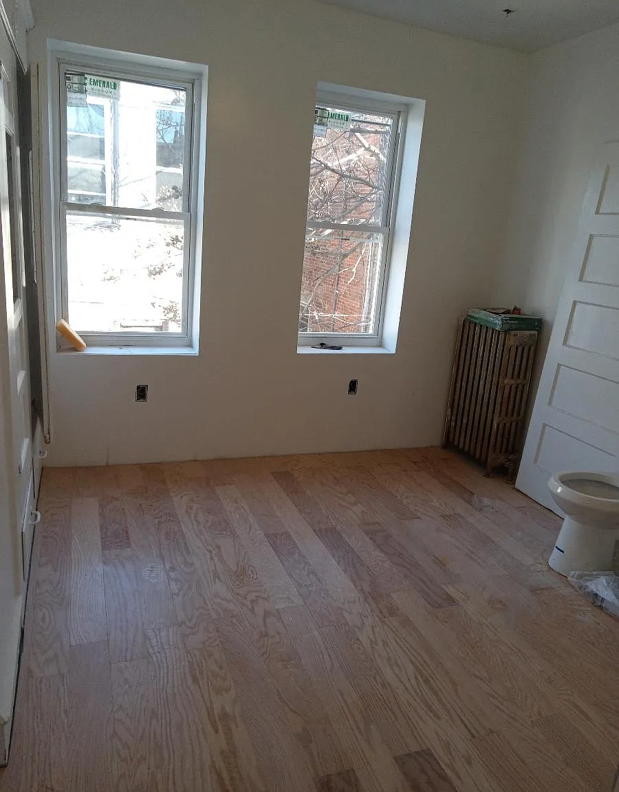 105 N Yewdall St — Photo 3