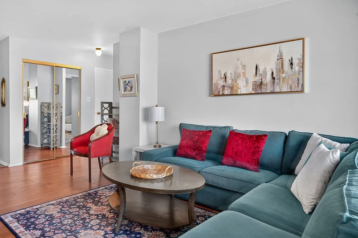 1 bed, 1.0 bath, 765 sqft, $1,800 — Photo 1