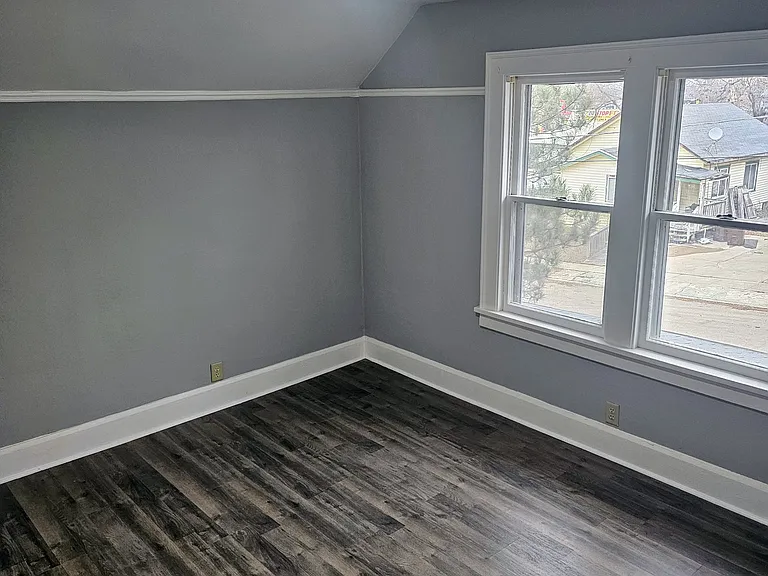 1306 Auburn Ct — Photo 2