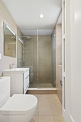 3rd image of 225 W 23rd St APT 7M
