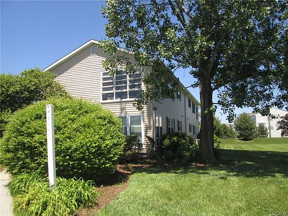 2nd image of 33654 Briar Ct N Unit F4