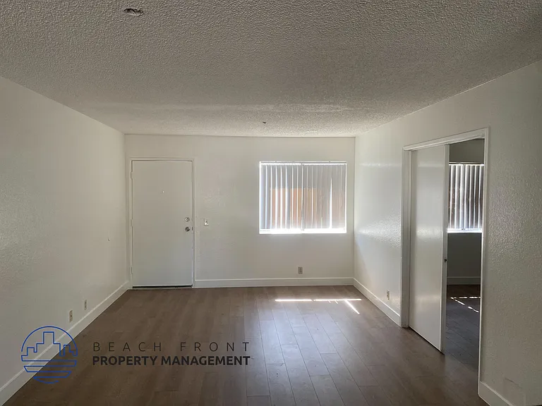 601 North East End Ave — Photo 12