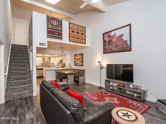 2nd image of 237 Creekside Cir