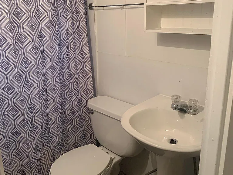 1 bed, 400 sqft, $595 — Photo 4
