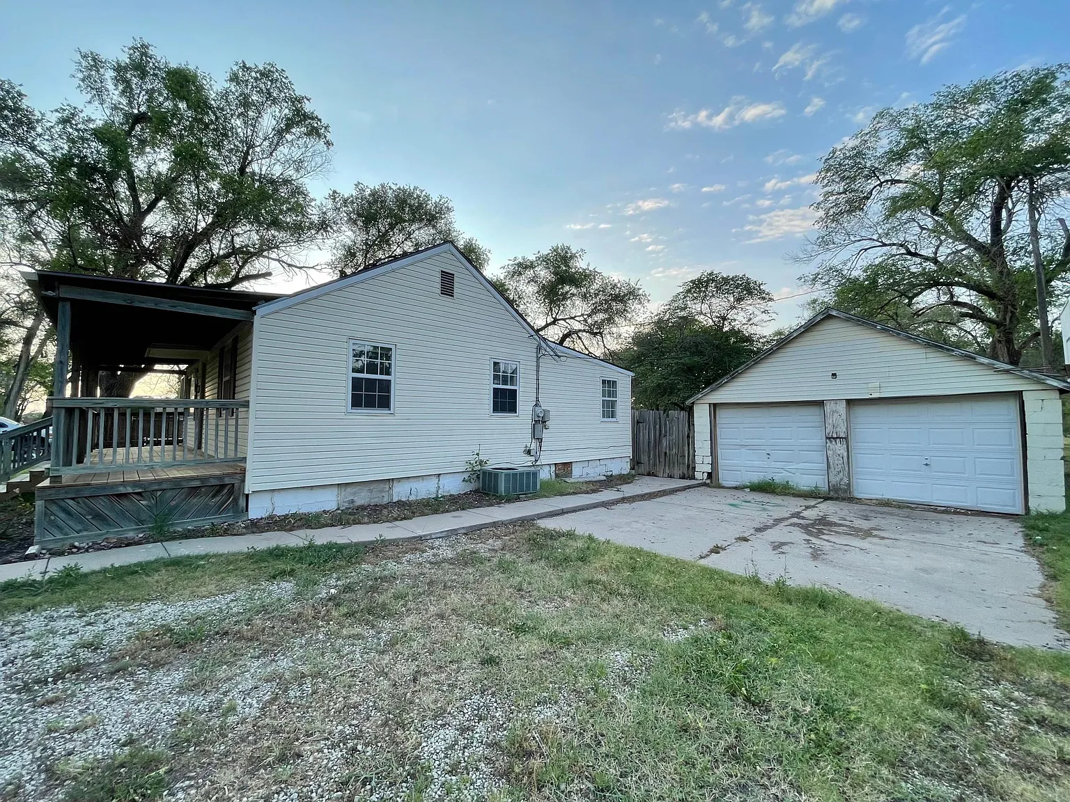 3 bed, 1200 sqft, $1,100 — Photo 4