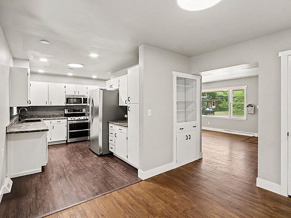 4th image of 2822 W 12th St