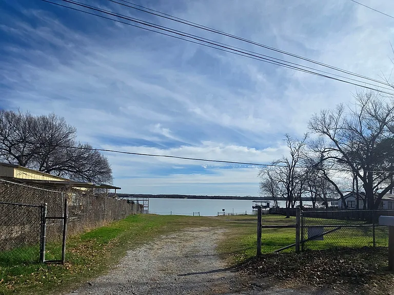 7202 Base St #B — Photo 13