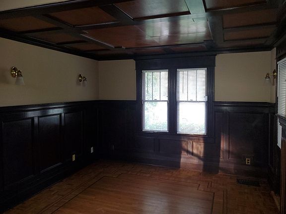 3rd image of 407 N Mentor Ave APT 2