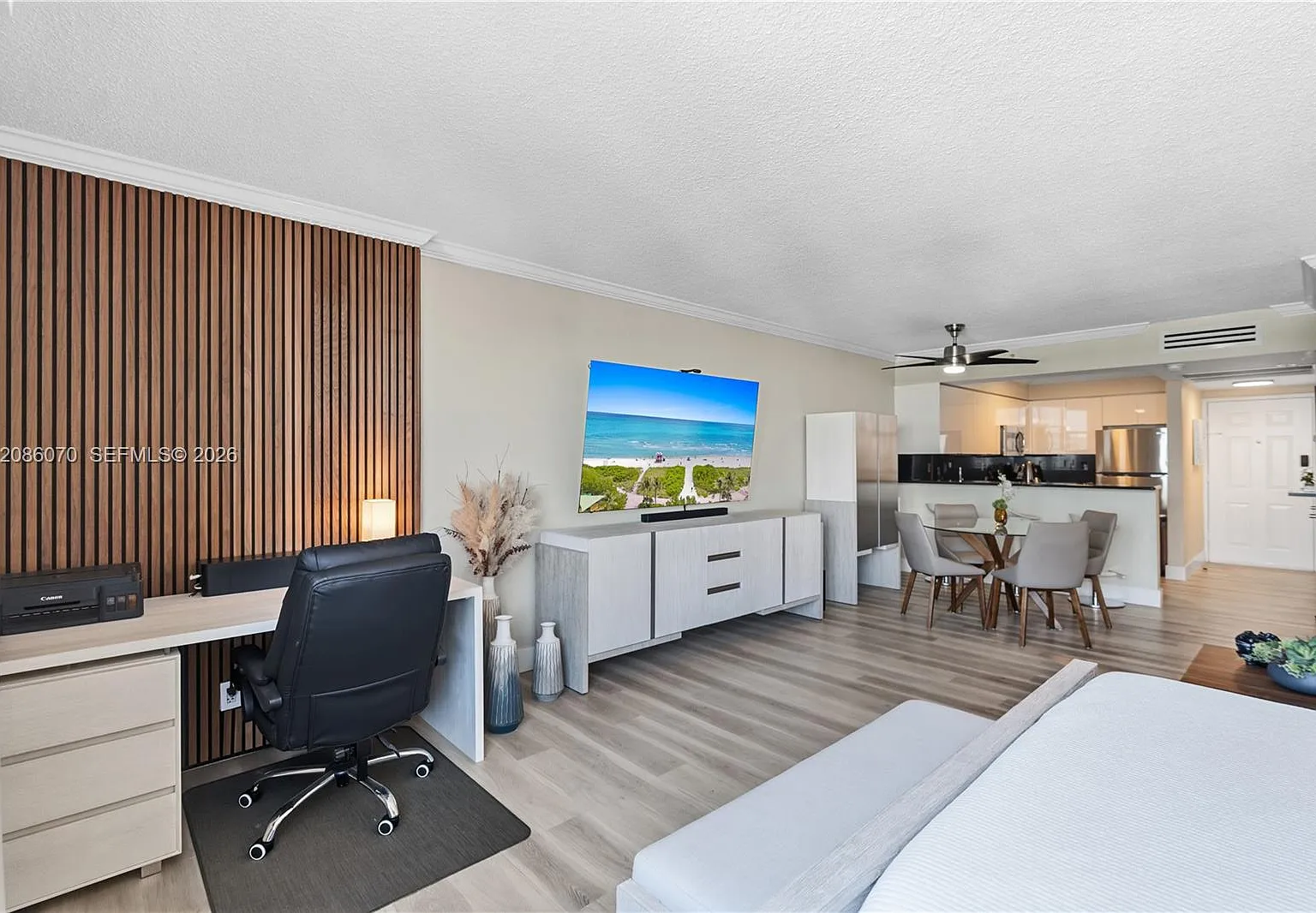 Wave Condo — Photo 3