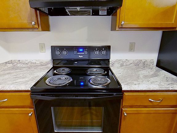 4th image of 605-615-625 Cedar Bluffs Ct #12