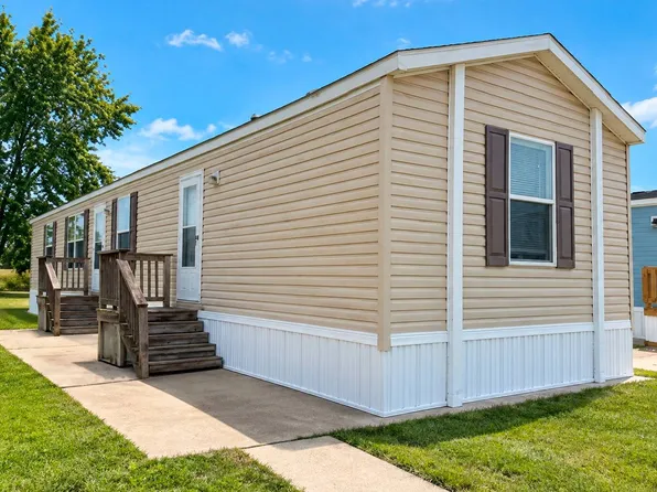 970 S Marion Pl Unit 36, Lake Station, IN 46405