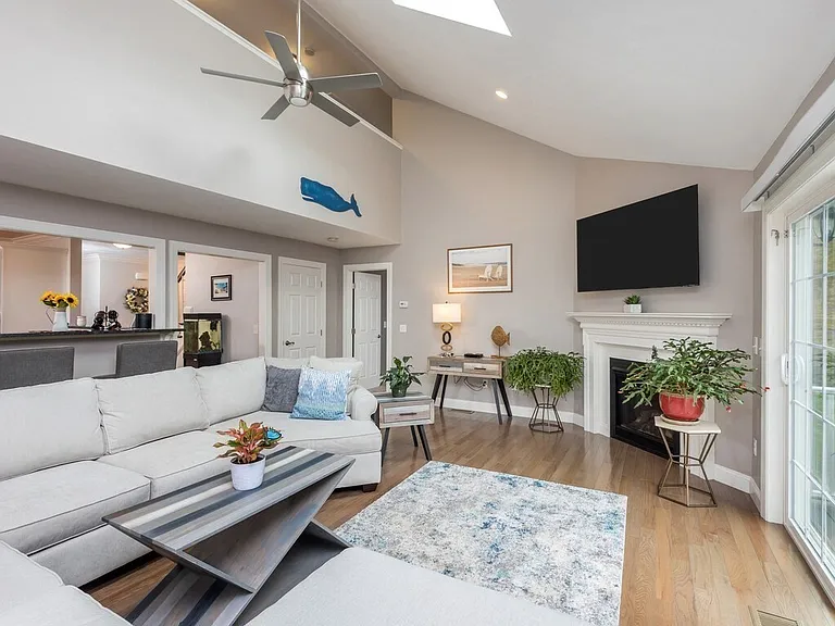 19 Stratford Village Dr #19 — Photo 5