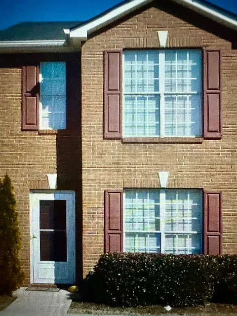 3 bed, 2.5 bath, 1560 sqft, $1,625 — Photo 1