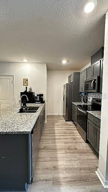 3 bed, 1453 sqft, $2,095 — Photo 2