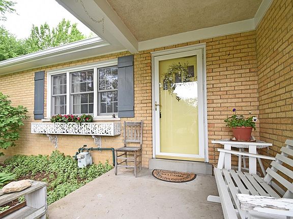 2nd image of 4980 Hagewa Dr