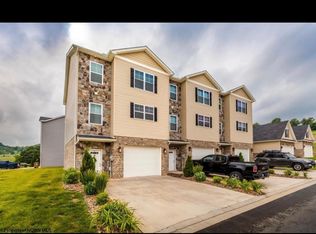 201 Red Oak Ln, Morgantown, WV 26501