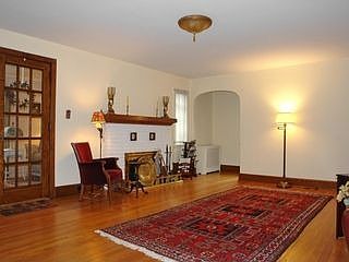 1st image of 25 Parkview Dr