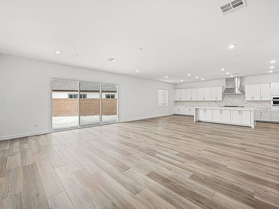 4 web or mls Lennar 4876 Lucas Creek Ct 04