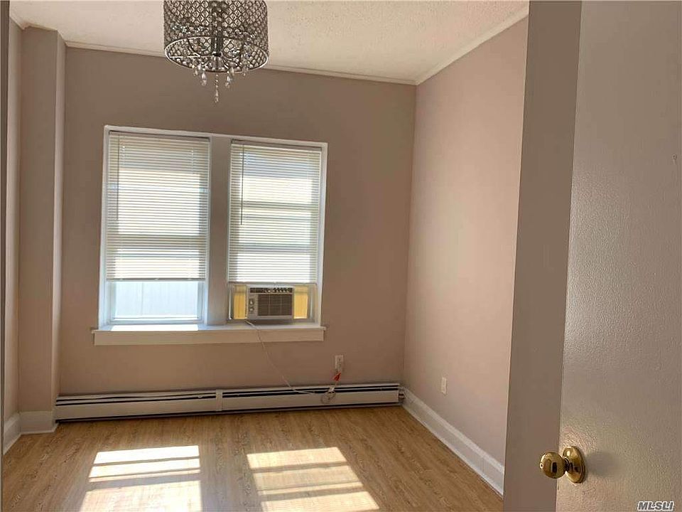 51 Smith St Merrick, NY, 11566 Apartments for Rent Zillow