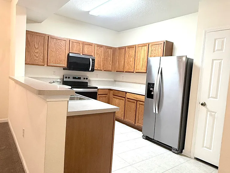 575 Oakleaf Plantation Pkwy #502 — Photo 2