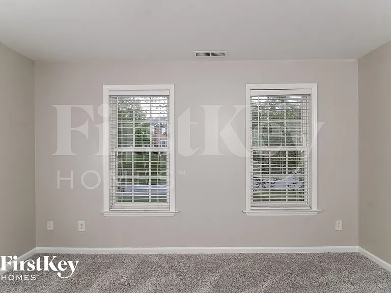 6590 Lake Dale Way — Photo 11