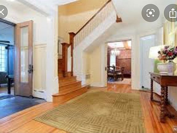 3rd image of 32 Lincoln Ave