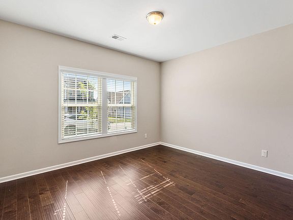 3rd image of 538 Burnaby Ct