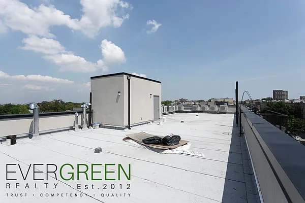 Rented by Evergreen Apartments BK | media 27