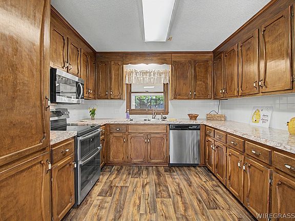 4th image of 108 Wildwood Dr