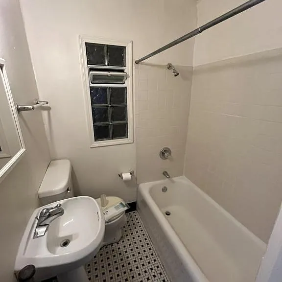 2337 N Weil St #8 — Photo 5