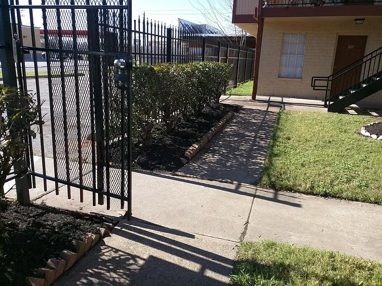 4710 Airport Blvd #203 — Photo 11