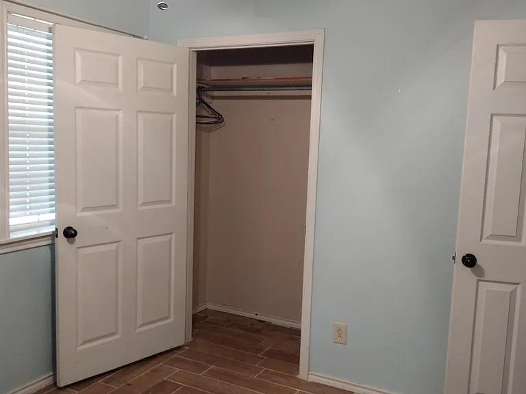Bedrrom #2 Closet
Room Size Approx 11 x11
