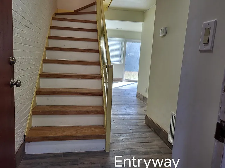 220 Elizabeth St #C6 — Photo 6