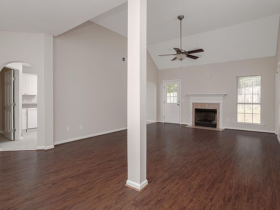 5th image of 512 Camden Cove Cir