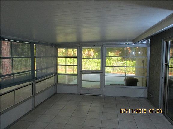 5th image of 345 Lomond Dr