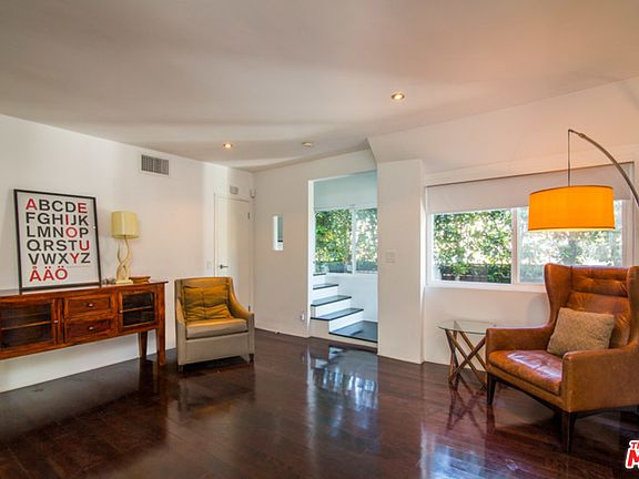5th image of 1851 Vineyard Ave