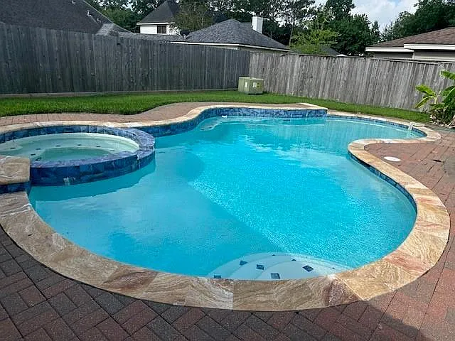 4 bed, 2.0 bath, 2203 sqft, $2,500 — Photo 3